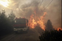 Grecia decreta luto nacional por 74 muertos en incendios forestales