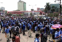 Estudiantes en las calles de Daca