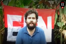Una grabación de vídeo que el ELN ha difundido como prueba de la supervivencia de un secuestrado Una grabación de vídeo que el ELN ha difundido como prueba de la supervivencia de un secuestrado