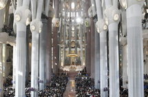 La iglesia de la sagrada família, en Barcelona La iglesia de la sagrada família, en Barcelona
