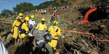 Recuperados 30 cuerpos de deslave en Colombia, aún quedan 100 desaparecidos