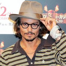 Johnny Depp conoce "la bestia" de la fama pero lamenta el "voyeurismo" Johnny Depp conoce "la bestia" de la fama pero lamenta el "voyeurismo"