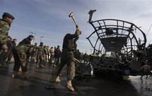 Al menos 13 militares muertos en dos atentados suicidas en Afganistán Al menos 13 militares muertos en dos atentados suicidas en Afganistán