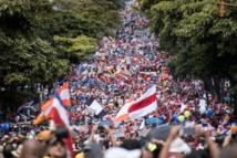 Huelguistas manifestándose en Costa Rica. Huelguistas manifestándose en Costa Rica.