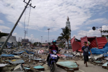 Casi 400 muertos y más de 500 heridos tras terremoto y posterior tsunami en Indonesia Casi 400 muertos y más de 500 heridos tras terremoto y posterior tsunami en Indonesia