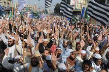 Pakistán: 50.000 manifestantes contra revisión de ley sobre blasfemia