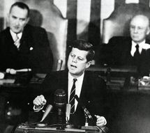 John F. Kennedy habla en el congreso de Estados Unidos, en 1961.