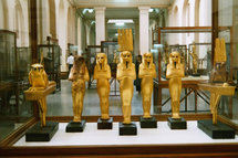 Cadena humana alrededor del museo de El Cairo, crean comités de barrio Cadena humana alrededor del museo de El Cairo, crean comités de barrio