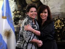De izquierda a derecha, Dilma Rousseff y Cristina Fernández de Kirchner, en la Casa Rosada.