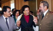 De izquierda a derecha, Daniel Ortega, Muammar Al Gaddafi y Fidel Castro, presidentes socialistas de Nicaragua, Libia y Cuba, en los años 80.