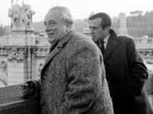 Rafael Alberti, a la izquierda, y José Agustín Goytisolo, en 1964, en Roma.