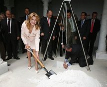 La baronesa Thyssen, iniciando las obras del museo. La baronesa Thyssen, iniciando las obras del museo.