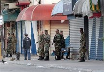 Soldados en las calles de Latakia, Siria.