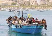 "¡Ayúdennos!": Es el grito de los inmigrantes tunecinos en Lampedusa
