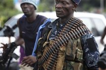 Un soldado rebelde, leal a Ouattara. Un soldado rebelde, leal a Ouattara.