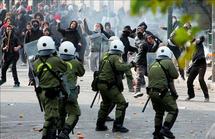 Protestas en Grecia contra el FMI. Protestas en Grecia contra el FMI.