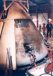 El Apolo 1, tras el accidente.