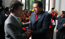 Santos y Chávez.