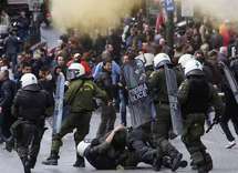 Deuda, austeridad, racismo, violencia: Grecia en una espiral infernal