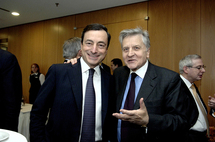 Mario Draghi -izquierda-, con Jean-Claude Trichet.