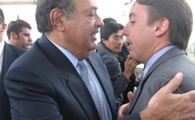 Carlos Slim, propietario de Telmex-izquierda-, y Emilio Azcárraga, propietario de Televisa. Carlos Slim, propietario de Telmex-izquierda-, y Emilio Azcárraga, propietario de Televisa.