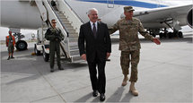 Robert Gates, a la izquierda, y David Petraeus.