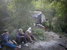 Sirios que huyen de los combates, cerca de la frontera turca.