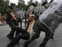 Primer ministro griego remodela gobierno tras protesta contra la austeridad Primer ministro griego remodela gobierno tras protesta contra la austeridad