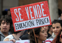 Una manifestante, en Chile.