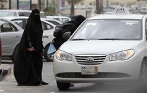 Mujeres saudíes desafían la prohibición de conducir Mujeres saudíes desafían la prohibición de conducir