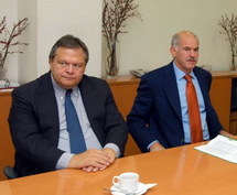 Evangelos Venizelos, a la izquierda, y Giorgos Papandreou. Evangelos Venizelos, a la izquierda, y Giorgos Papandreou.