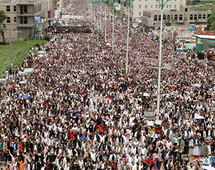 Manifestantes en la plaza de la libertad, en Tais, Yemen. Manifestantes en la plaza de la libertad, en Tais, Yemen.