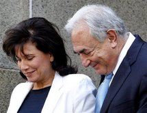 Anne Sinclair-izquierda-y Dominique Strauss-Kahn.