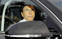 Elio di Rupo, dirigiéndose hoy a una entrevista con el rey, probablemente para presentar su dimisión.