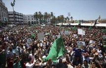 Manifestantes partidarios del gobierno, en Libia.