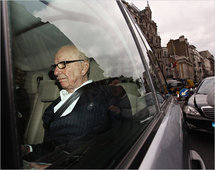 Rupert Murdoch, en Londres. Rupert Murdoch, en Londres.