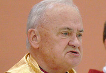 El obispo John Magee, ex-responsable de la diócesis de Cloyne, está siendo investigado. El obispo John Magee, ex-responsable de la diócesis de Cloyne, está siendo investigado.