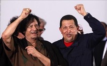 Muammar Gadafi y Hugo Chávez.