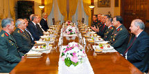 El Consejo Militar Supremo de Turquía.
