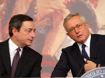 Draghi, a la izquierda, y Tremonti.