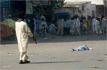 Horror de matanzas político étnicas amenazan con sembrar el caos en Pakistán Horror de matanzas político étnicas amenazan con sembrar el caos en Pakistán