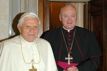 El Papa y el ex-obispo de Cloyne. El Papa y el ex-obispo de Cloyne.