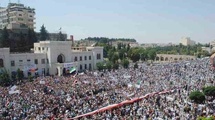 Manifestantes en Hama, Siria. Manifestantes en Hama, Siria.