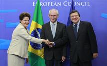 De izquierda a derecha, Rousseff, Van Rompuy y Durao Barroso. De izquierda a derecha, Rousseff, Van Rompuy y Durao Barroso.