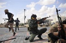 Milicianos del CNT en Sirte, Libia. Milicianos del CNT en Sirte, Libia.