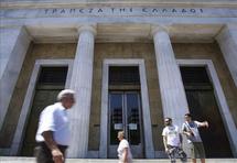 Eurozona aprobó ayuda a Grecia en su primera reunión para salir de la crisis Eurozona aprobó ayuda a Grecia en su primera reunión para salir de la crisis