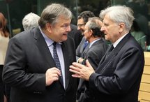 El ministro griego de economía, Evangelos Venizelos, a la izquierda, y el presidente del BCE Jean-Claude Trichet. El ministro griego de economía, Evangelos Venizelos, a la izquierda, y el presidente del BCE Jean-Claude Trichet.