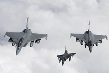 Cazas franceses, tomando parte en los ataques a Libia.
