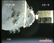China logró primer acoplamiento espacial entre dos naves sin tripulantes China logró primer acoplamiento espacial entre dos naves sin tripulantes