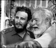 Fidel Castro, a la izquierda, y Ernest Hemingway.